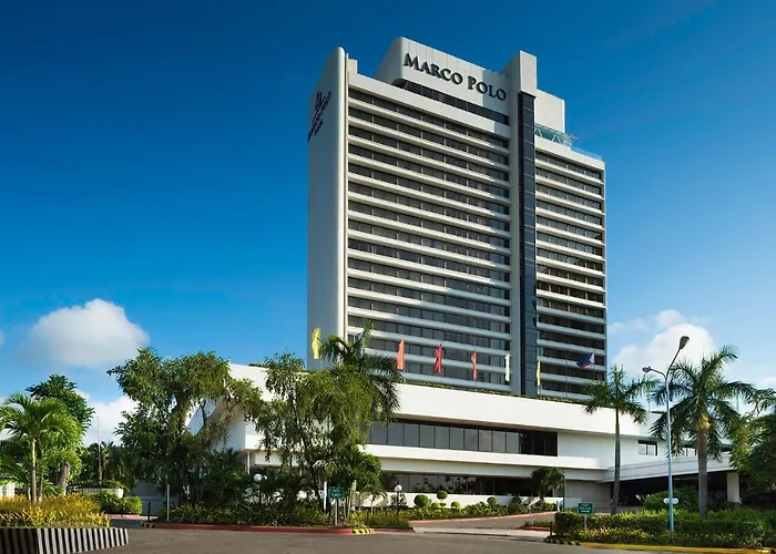 Marco Polo Plaza Hotel 5*