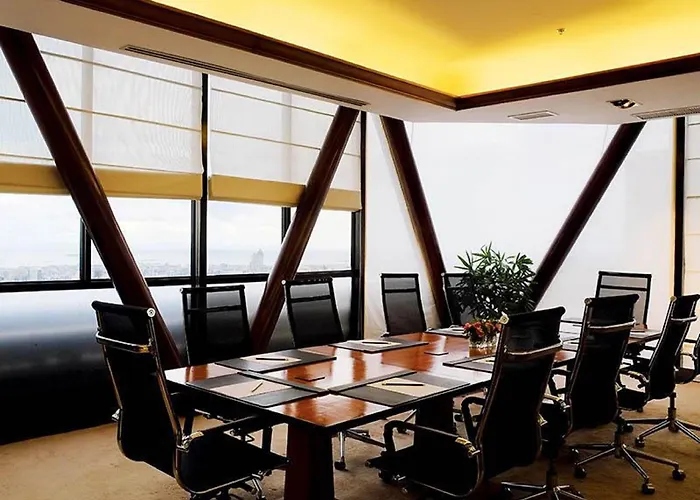 Marco Polo Plaza Hotel 5*