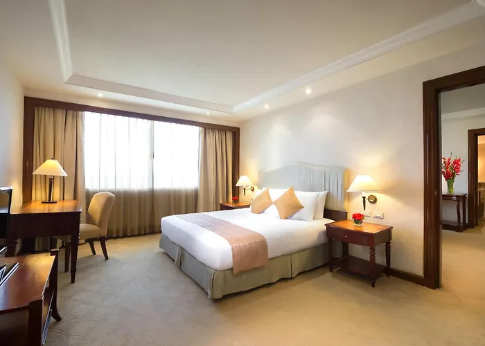 Marco Polo Plaza Hotel 5*