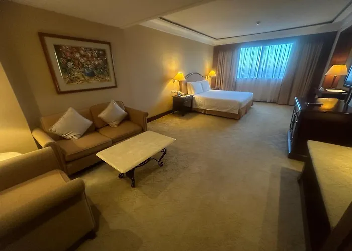 Marco Polo Plaza Hotel