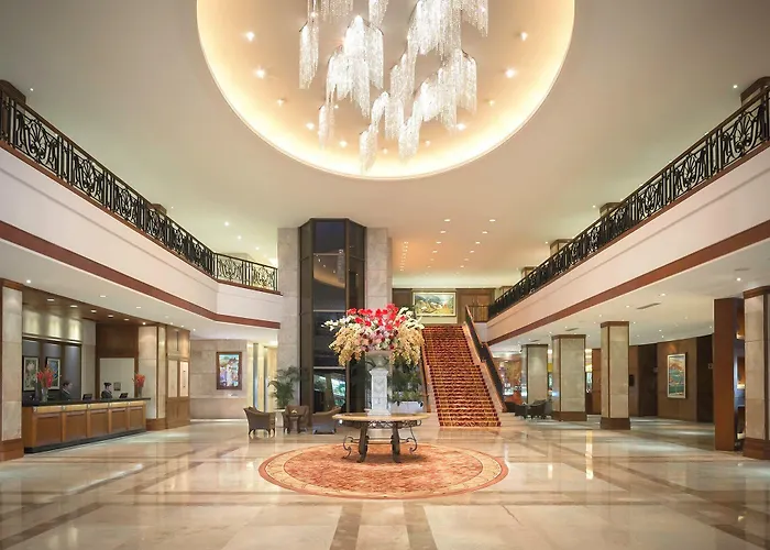 Marco Polo Plaza Hotel 5*