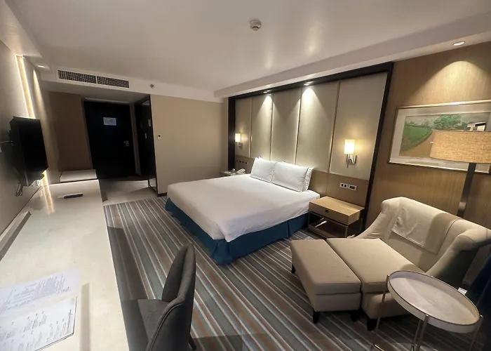 Marco Polo Plaza 5*