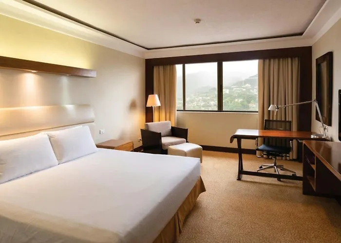 Marco Polo Plaza Hotel 5*