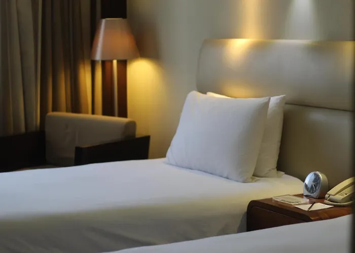 Marco Polo Plaza Hotel 5*