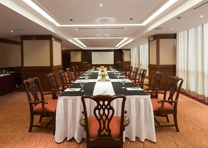 Marco Polo Plaza Hotel 5*